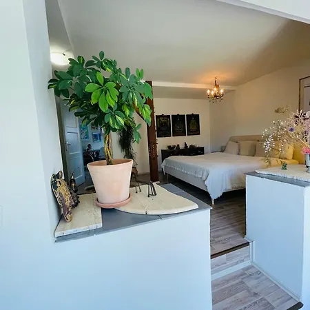 Apartamento Flat With Heart And Art Nearby Centre Of The Praga Exterior foto