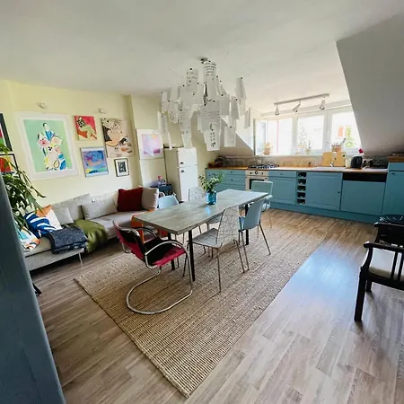 Apartamento Flat With Heart And Art Nearby Centre Of The Praga Exterior foto