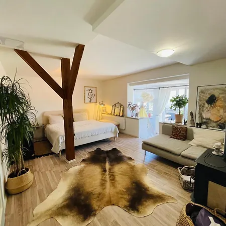 Apartamento Flat With Heart And Art Nearby Centre Of The Praga Exterior foto